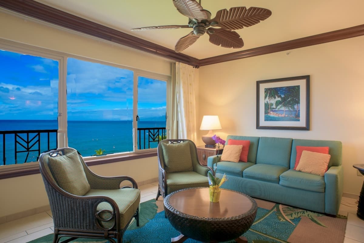 Condo in Lahaina · ★4.92 · 2 bedrooms · 4 beds · 2 baths - Photo 3
