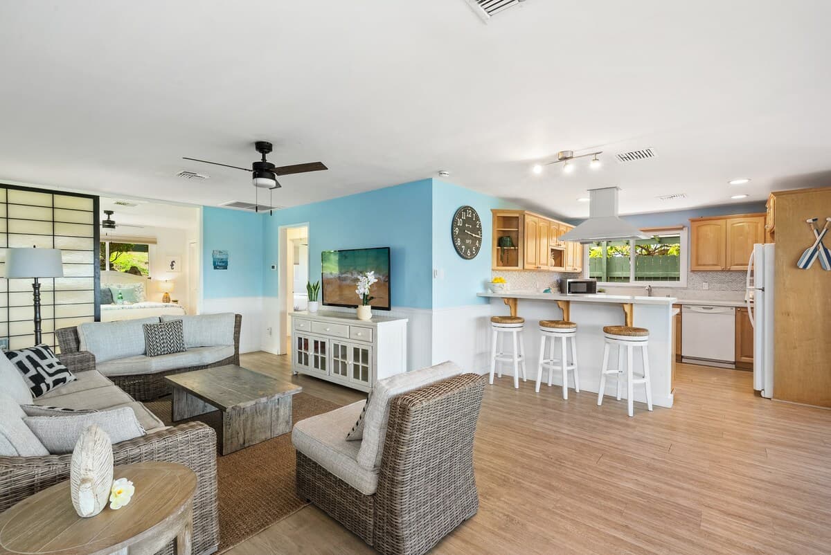 Home in Lahaina · ★4.5 · 2 bedrooms · 3 beds · 2 baths - Photo 5