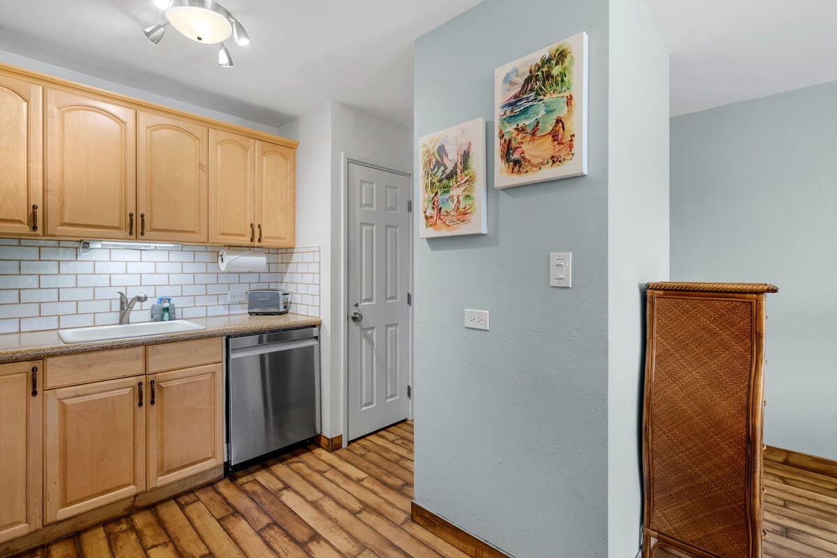 Condo in Kihei · ★5.0 · 1 bedroom · 1 bed · 2 baths - Photo 5