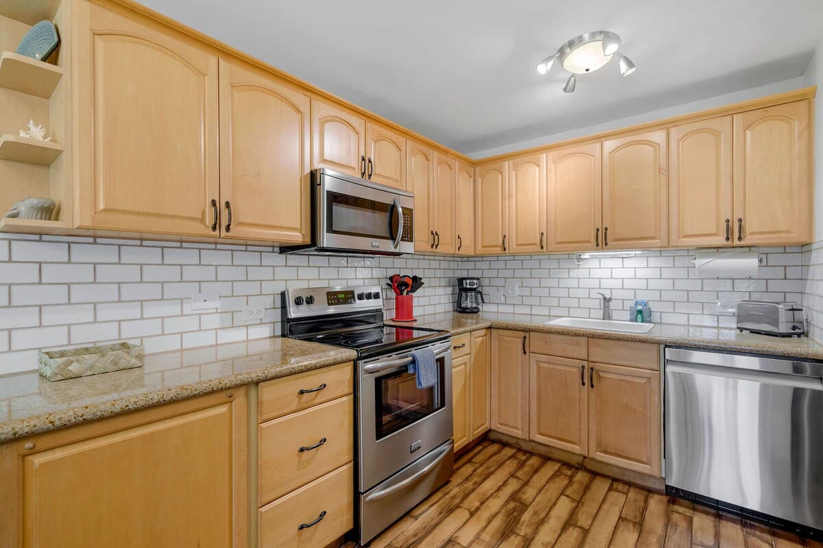 Condo in Kihei · ★5.0 · 1 bedroom · 1 bed · 2 baths - Photo 2