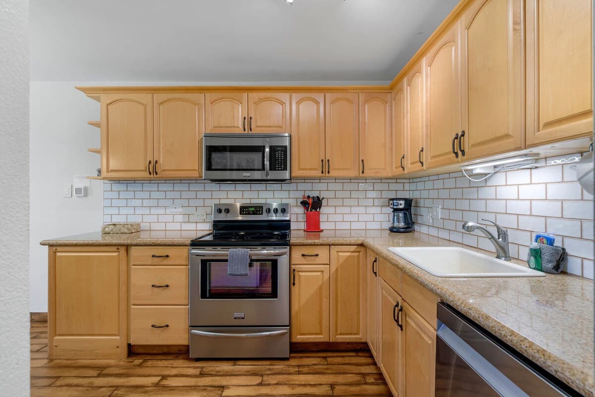 Condo in Kihei · ★5.0 · 1 bedroom · 1 bed · 2 baths - Photo 4