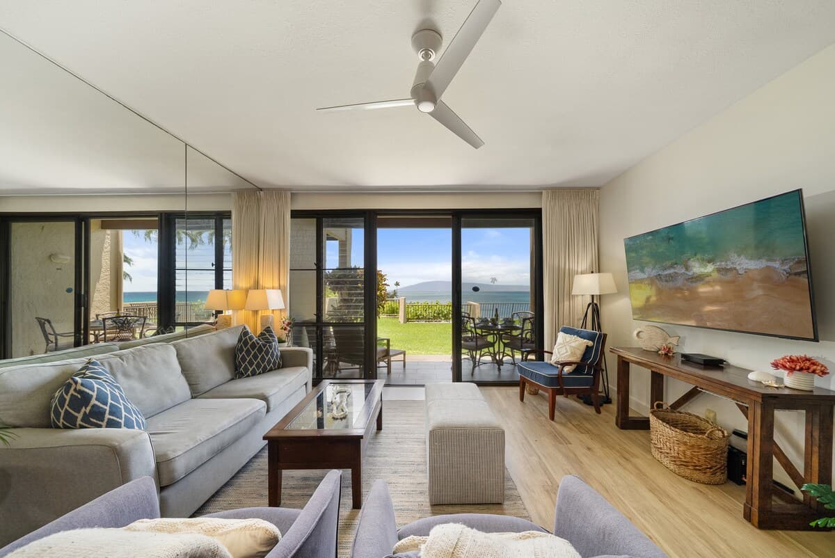 Condo in Lahaina · ★5.0 · 1 bedroom · 2 beds · 1 bath - Photo 4
