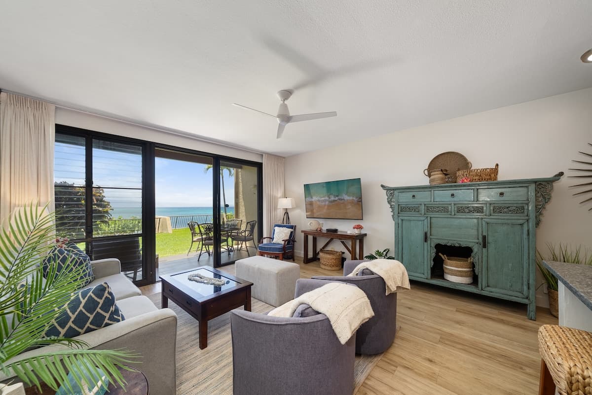 Condo in Lahaina · ★5.0 · 1 bedroom · 2 beds · 1 bath - Photo 1
