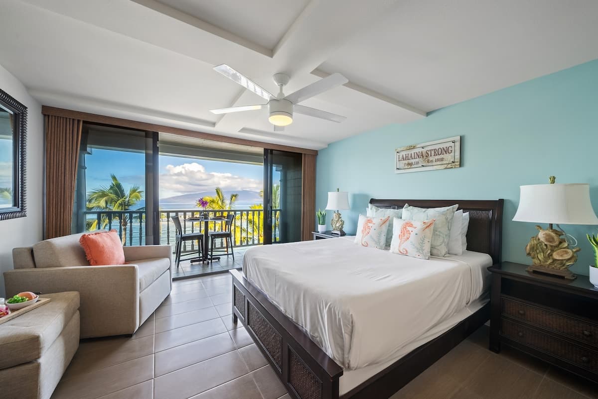 Condo in Lahaina · ★5.0 · 1 bedroom · 2 beds · 1 bath - Photo 2