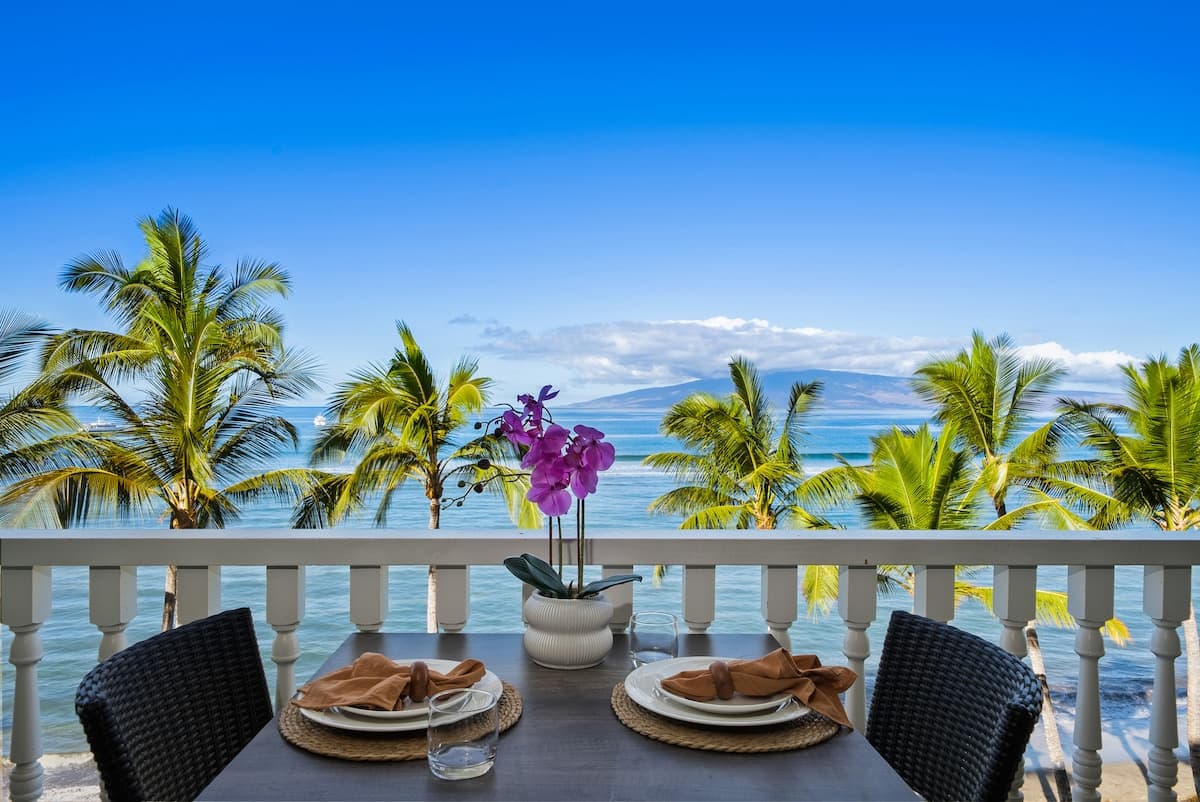 Condo in Lahaina · ★5.0 · 1 bedroom · 2 beds · 1 bath - Photo 1