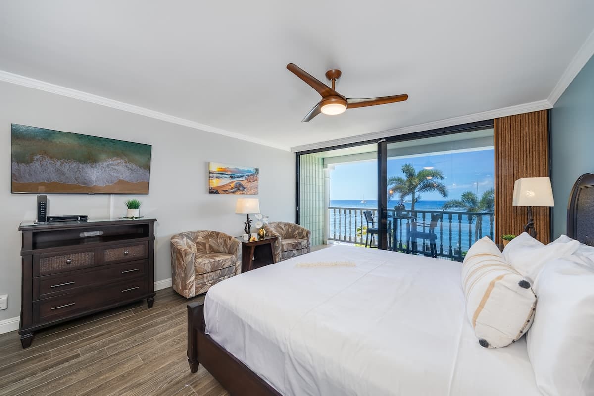 Condo in Lahaina · ★5.0 · 1 bedroom · 1 bed · 1 bath - Photo 4
