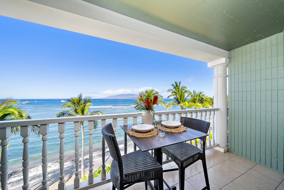 Condo in Lahaina · ★5.0 · 1 bedroom · 1 bed · 1 bath - Photo 1