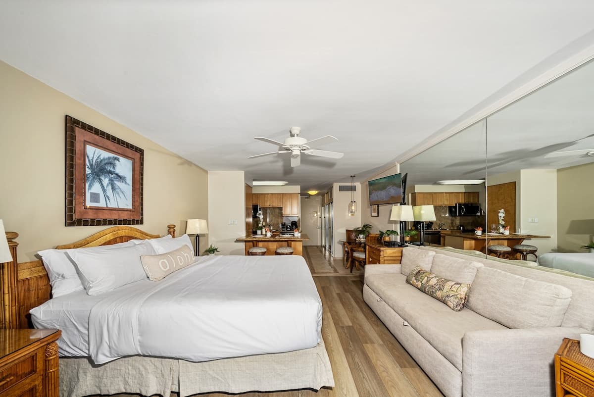 Condo in Lahaina · ★5.0 · 1 bedroom · 1 bed · 1 bath - Photo 4
