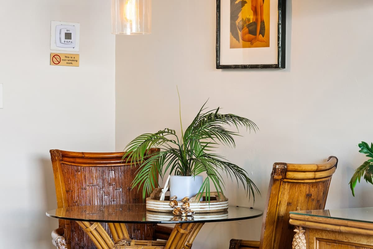 Condo in Lahaina · ★5.0 · 1 bedroom · 1 bed · 1 bath - Photo 2