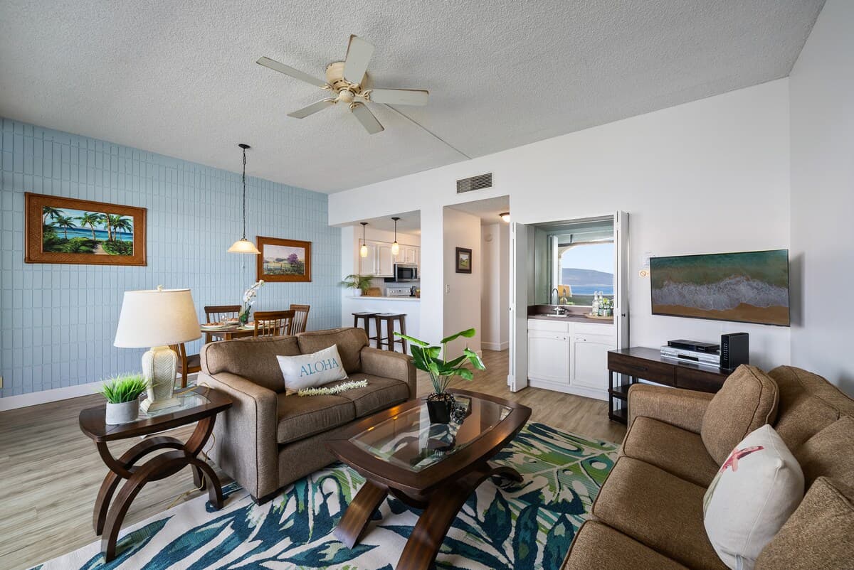 Condo in Lahaina · ★5.0 · 1 bedroom · 2 beds · 2 baths - Photo 3