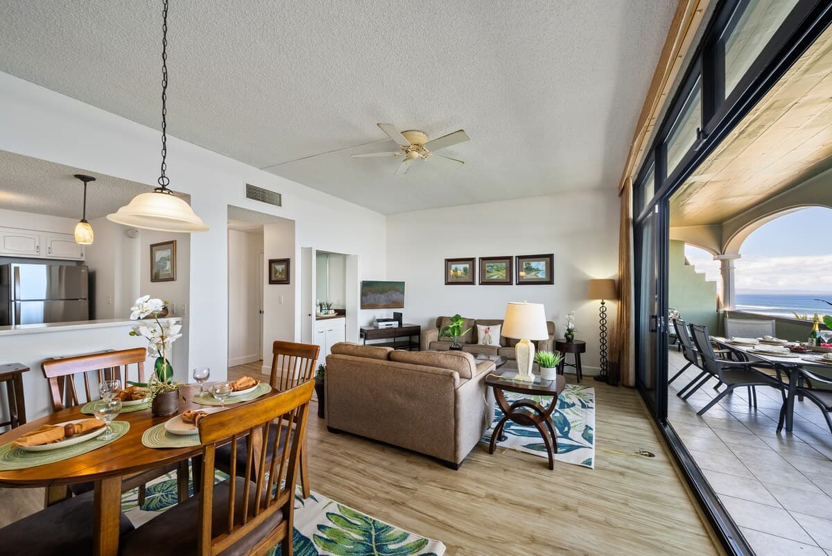Condo in Lahaina · ★5.0 · 1 bedroom · 2 beds · 2 baths - Photo 5