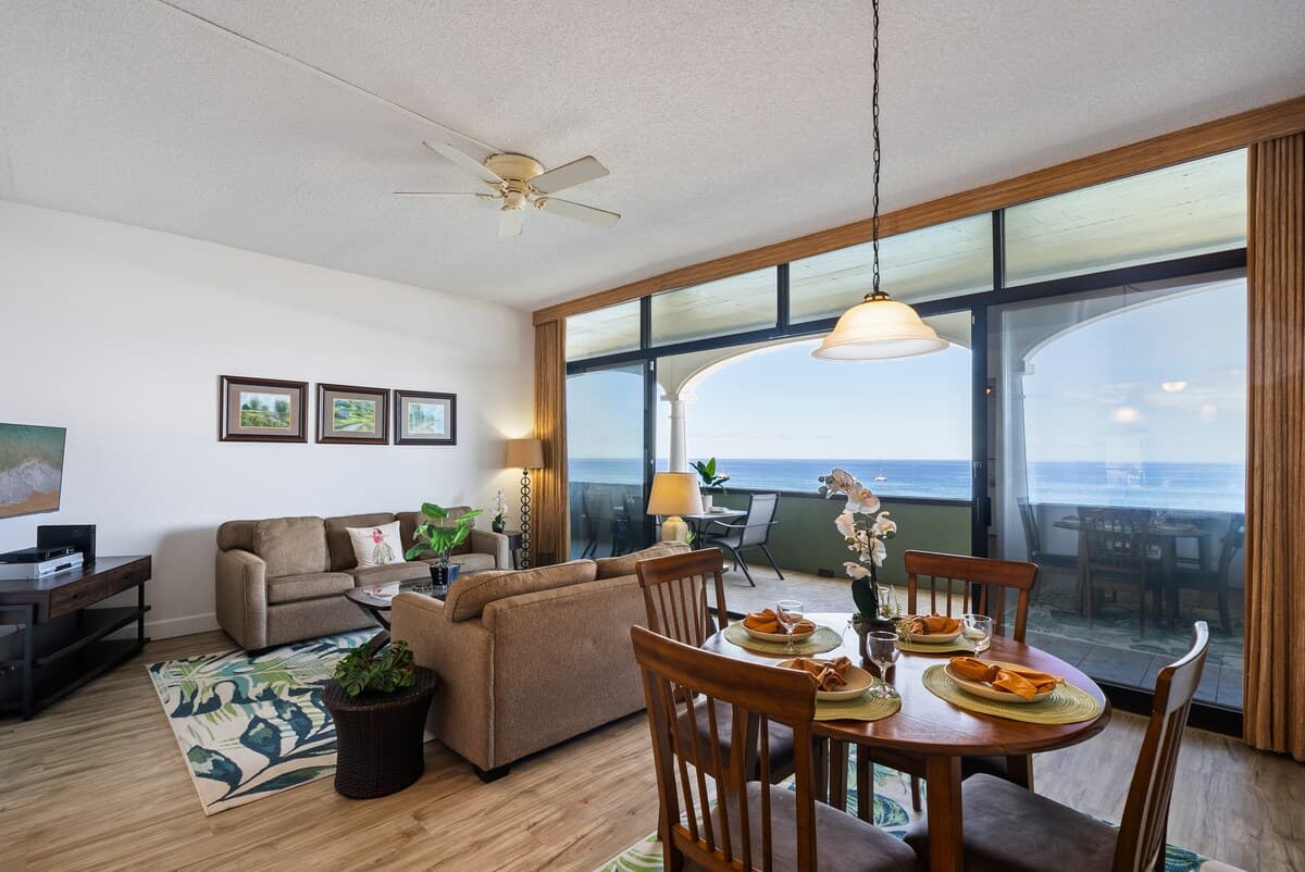 Condo in Lahaina · ★5.0 · 1 bedroom · 2 beds · 2 baths - Photo 4