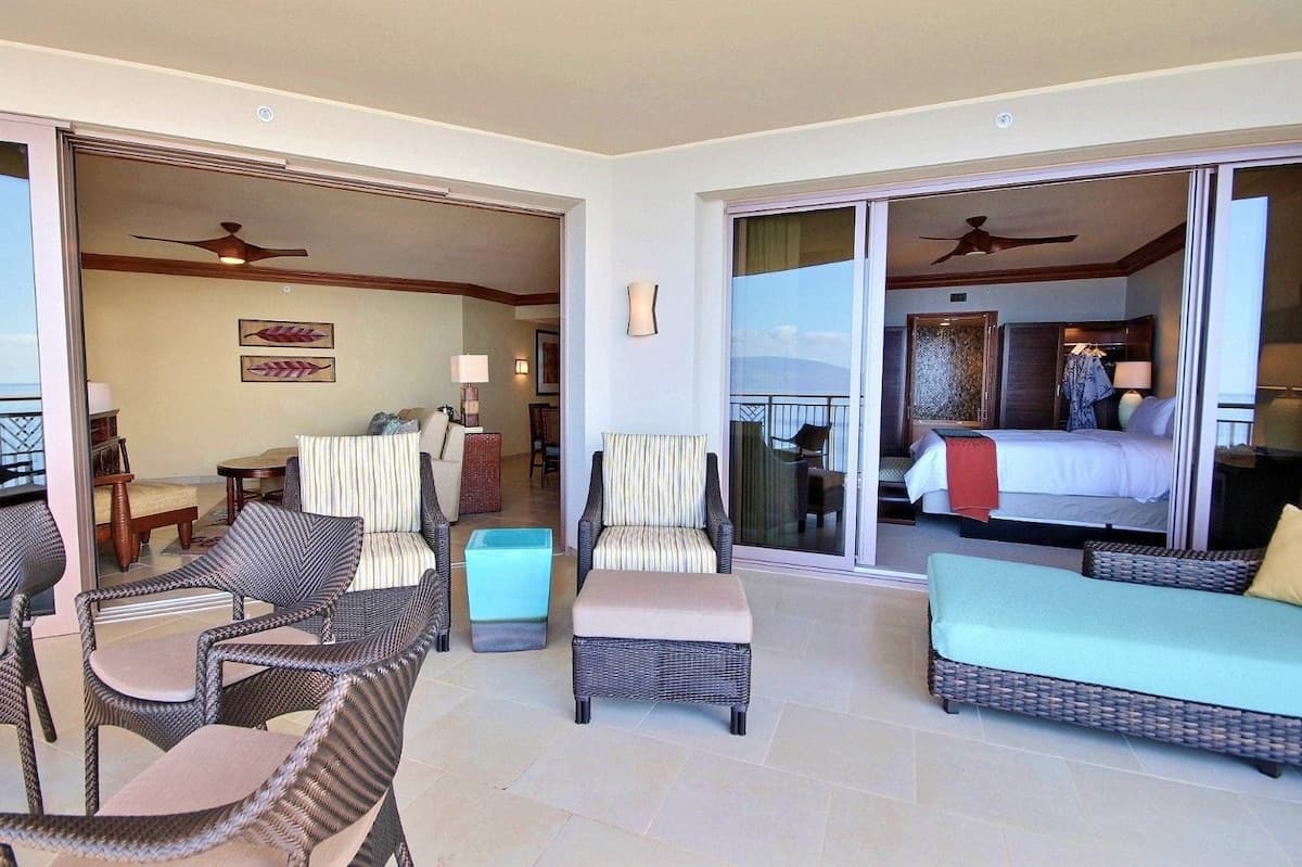 Condo in Lahaina · ★5.0 · 2 bedrooms · 4 beds · 2 baths - Photo 4
