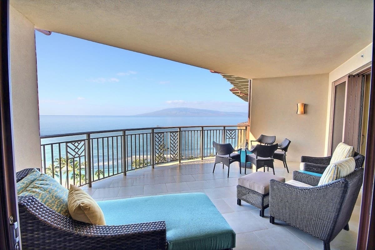 Condo in Lahaina · ★5.0 · 2 bedrooms · 4 beds · 2 baths - Photo 3