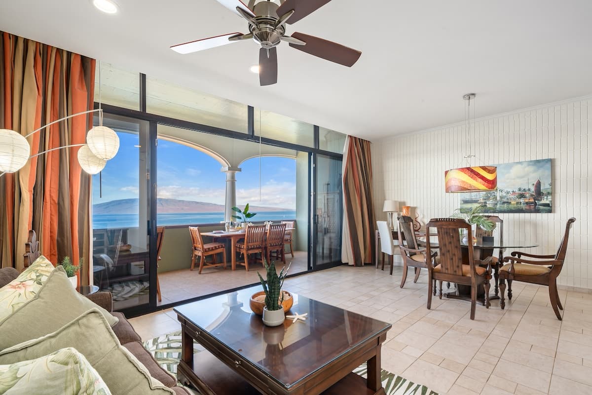 Condo in Lahaina · ★5.0 · 1 bedroom · 2 beds · 2 baths - Photo 5