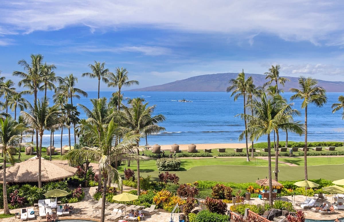 Condo in Lahaina · ★5.0 · 2 bedrooms · 4 beds · 2 baths - Photo 3