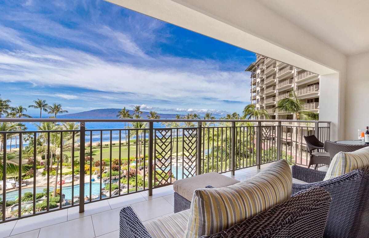 Condo in Lahaina · ★5.0 · 2 bedrooms · 4 beds · 2 baths - Photo 1