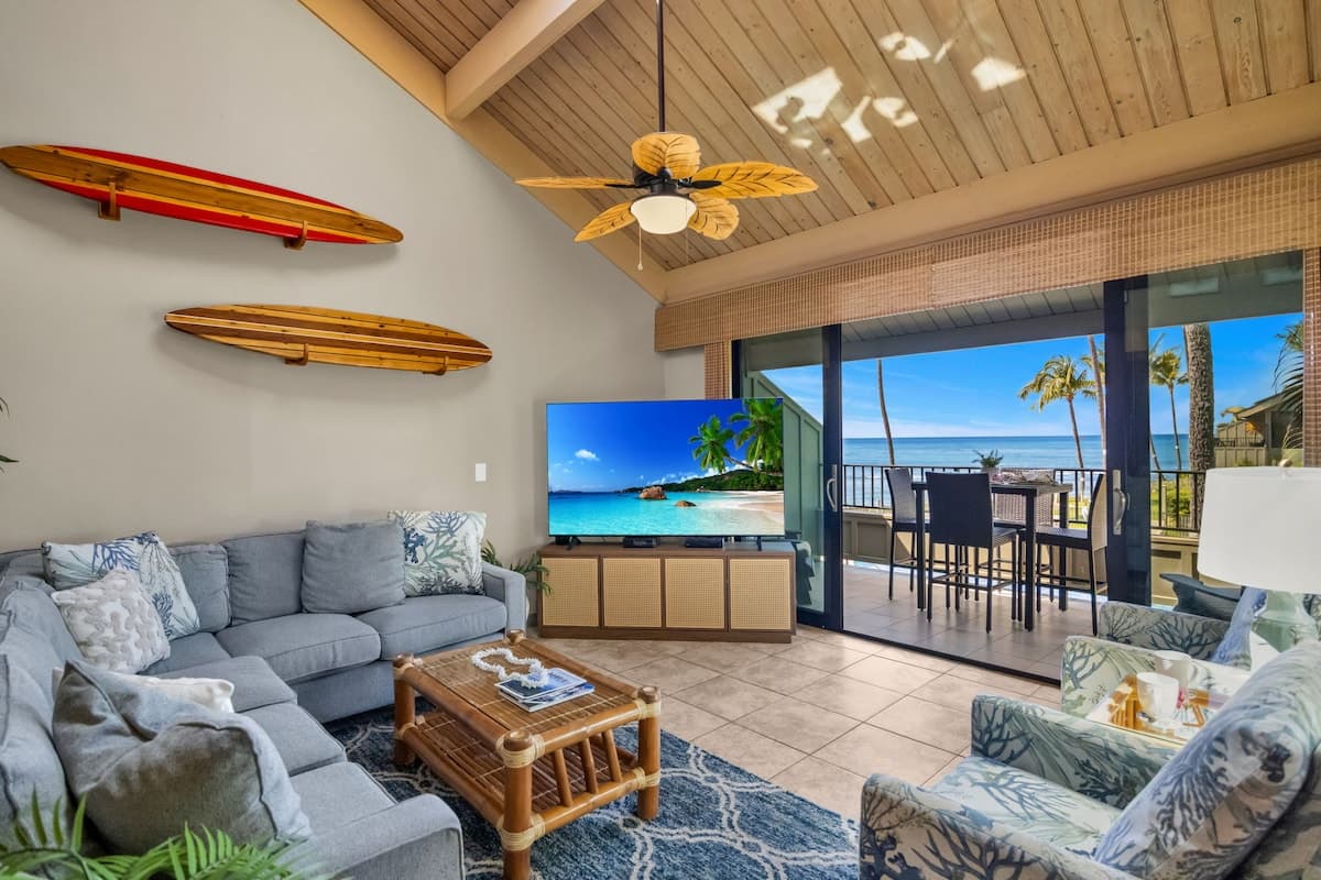 Condo in Lahaina · ★4.8 · 2 bedrooms · 4 beds · 2 baths - Photo 2
