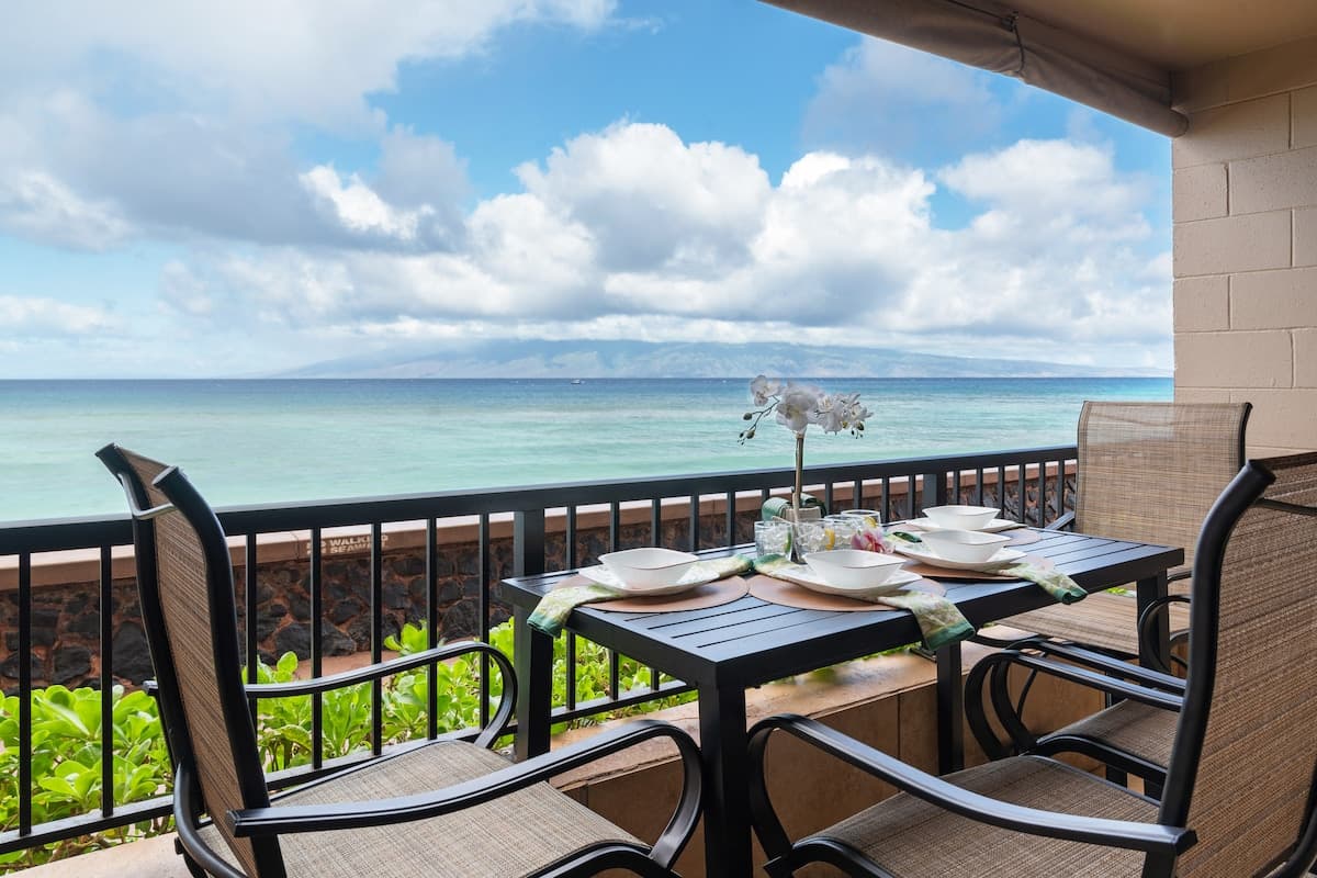 Condo in Lahaina · ★4.63 · 1 bedroom · 2 beds · 1 bath - Photo 1