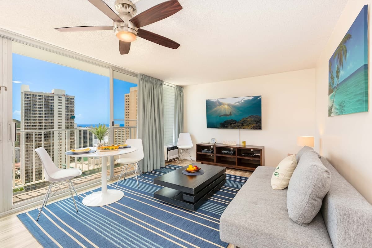 Ocean-Diamond Head Views Condo at Pacific Monarch - Photo 3
