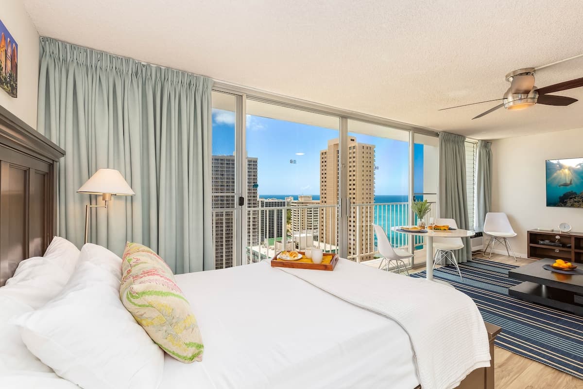 Ocean-Diamond Head Views Condo at Pacific Monarch - Photo 4