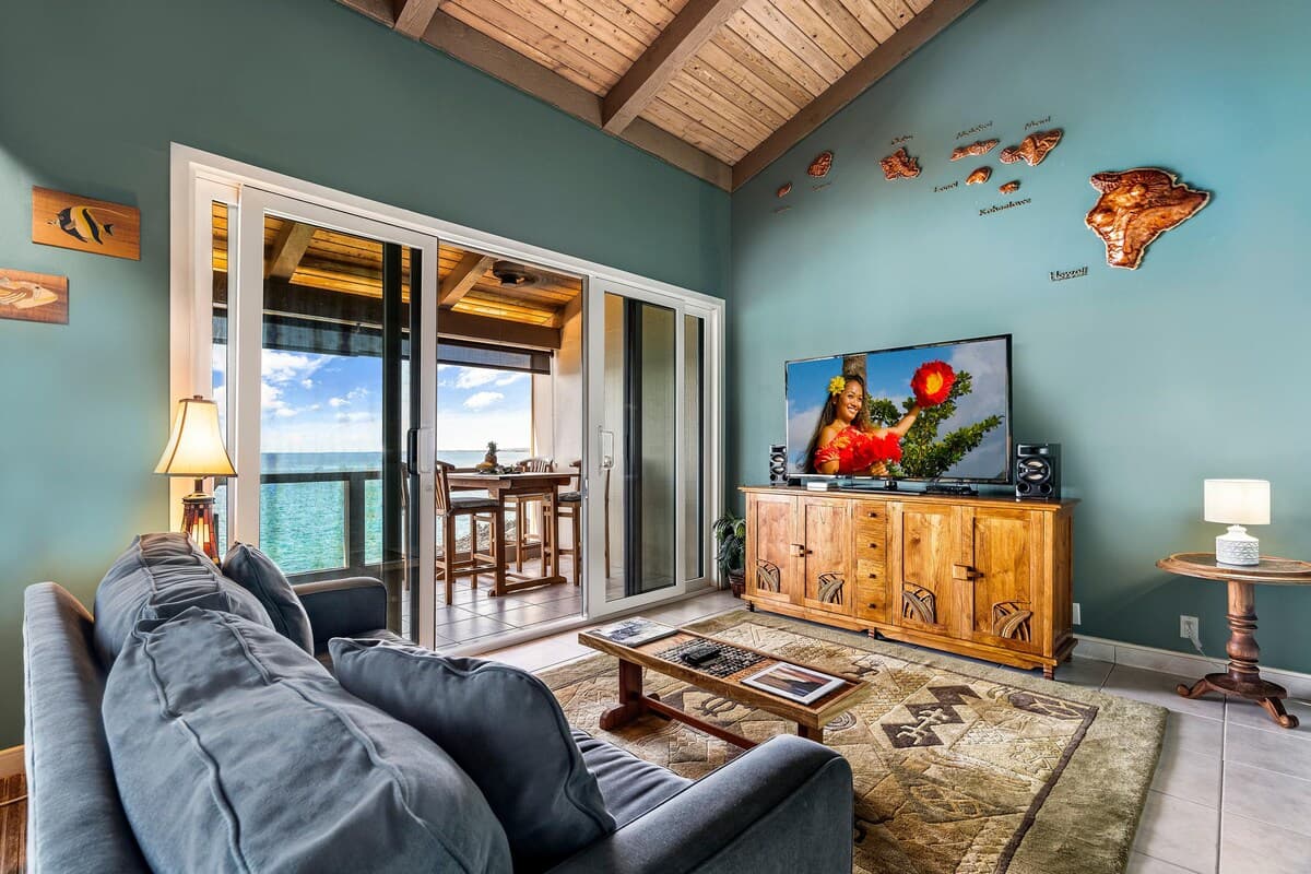 Condo in Kailua-Kona · ★4.78 · 2 bedrooms · 2 beds · 3 baths - Photo 4