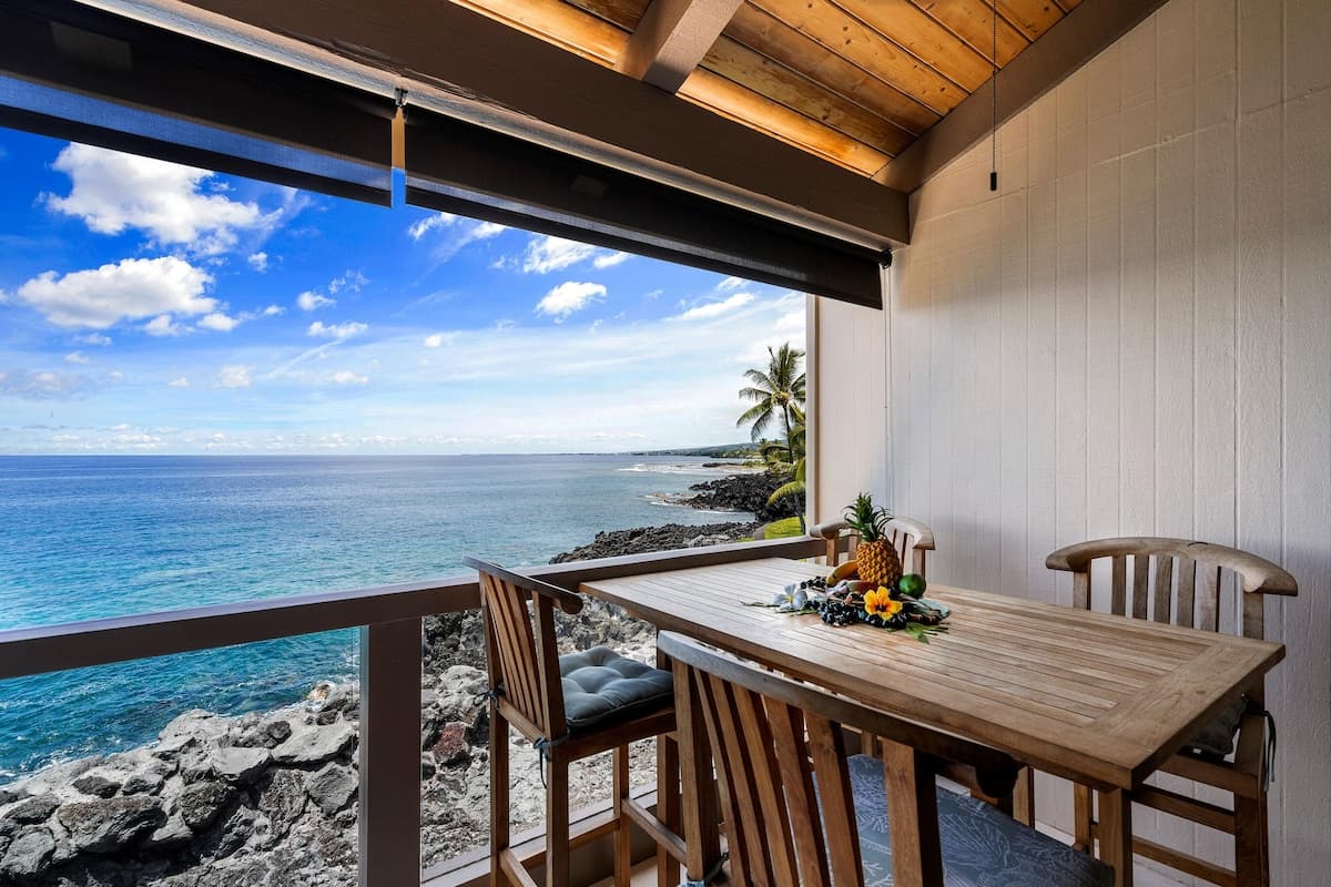 Condo in Kailua-Kona · ★4.78 · 2 bedrooms · 2 beds · 3 baths - Photo 1