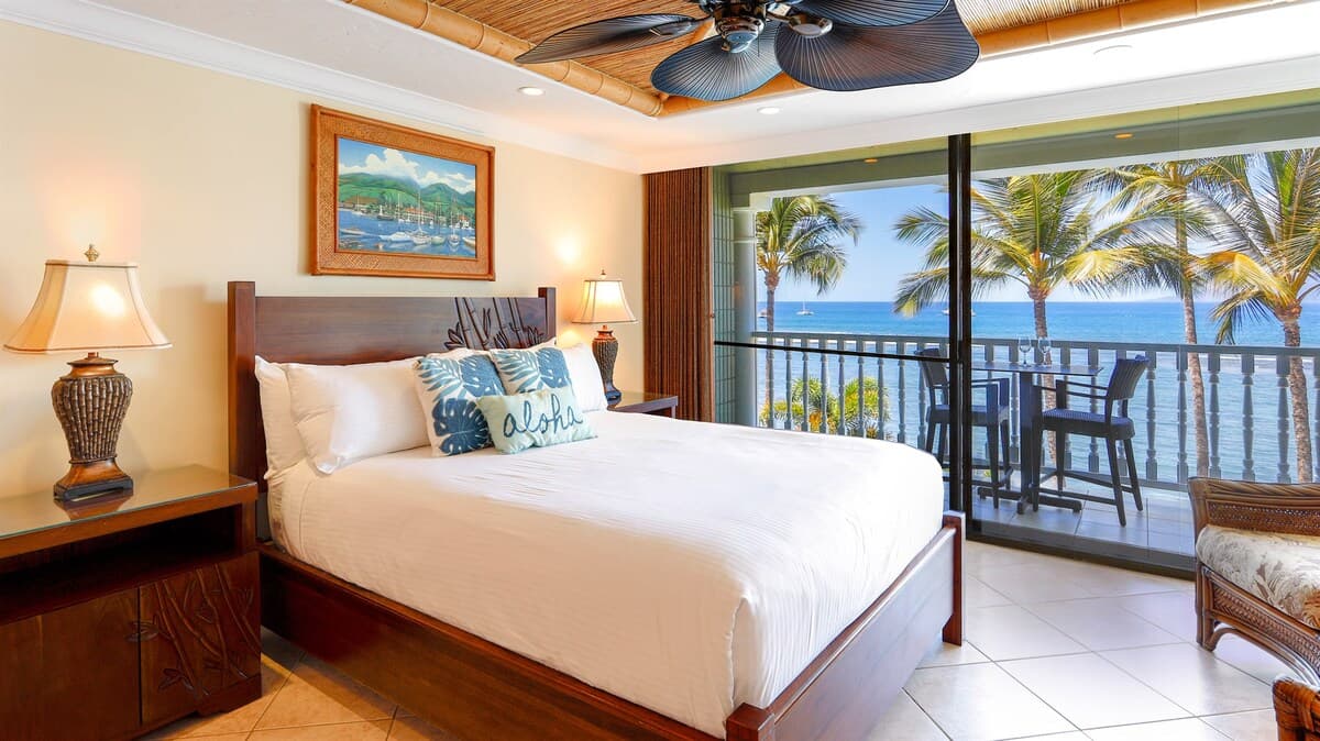 Condo in Lahaina · ★5.0 · Studio · 1 bed · 1 bath - Photo 1