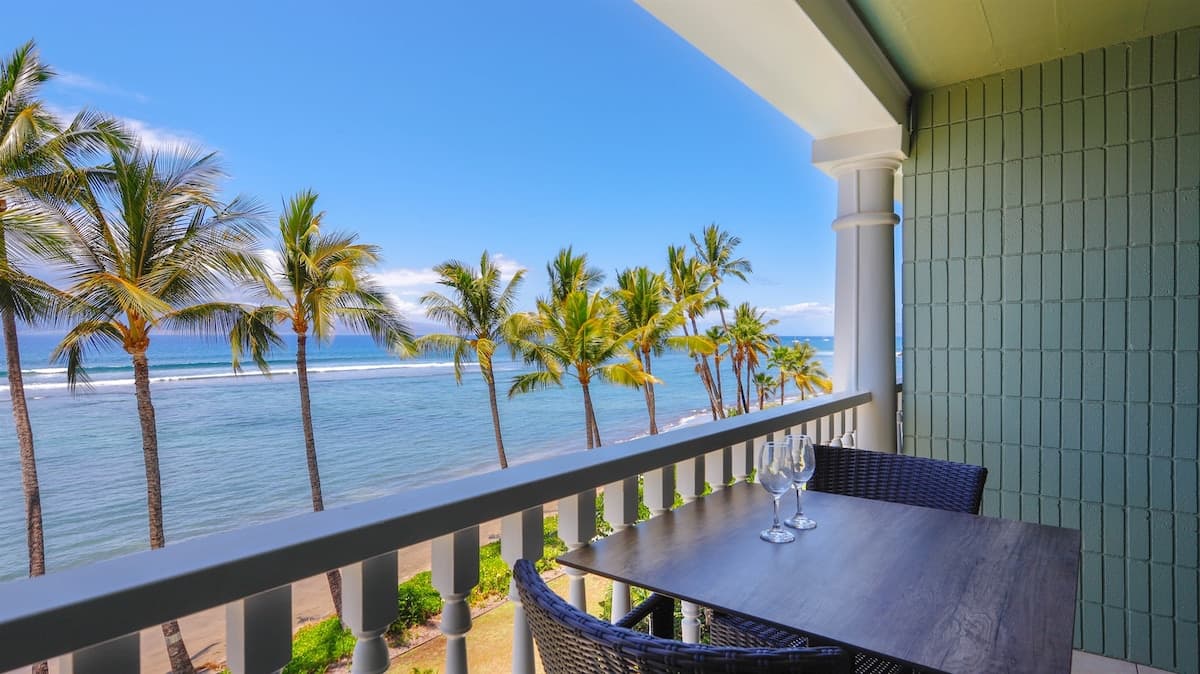 Condo in Lahaina · ★5.0 · Studio · 1 bed · 1 bath - Photo 2