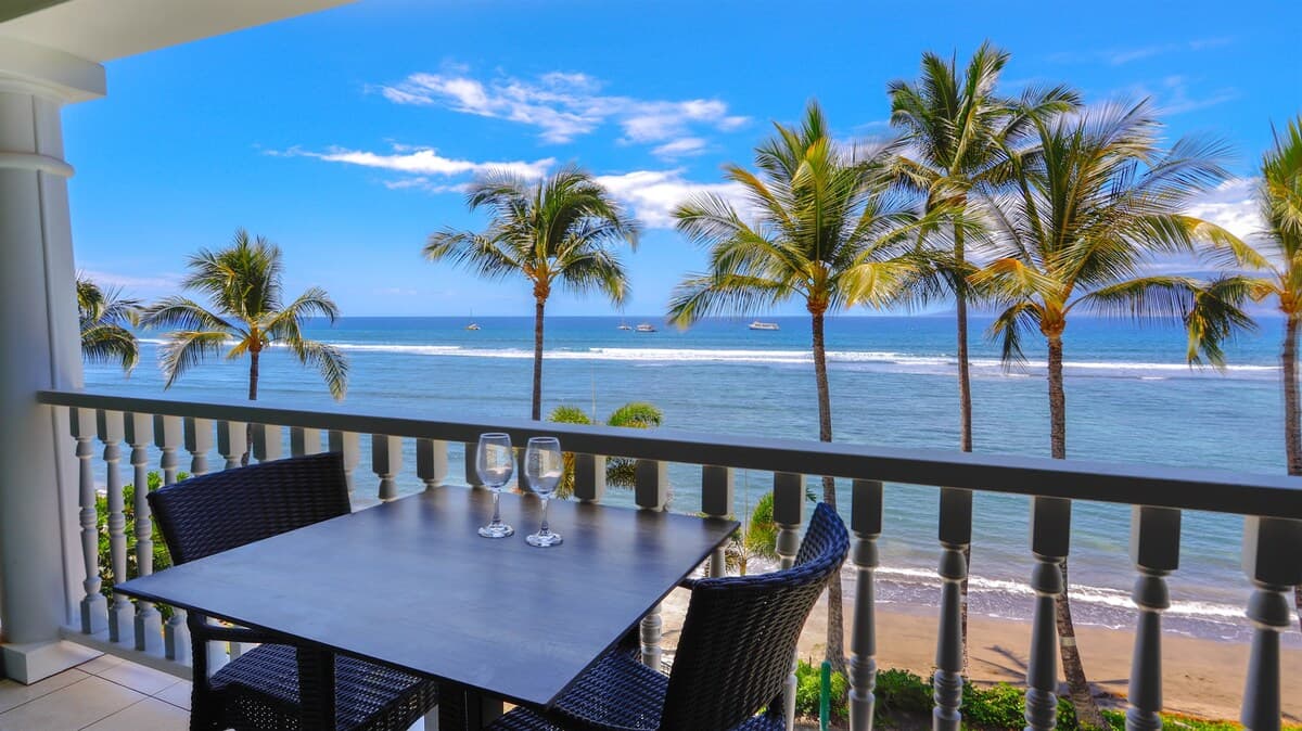 Condo in Lahaina · ★5.0 · Studio · 1 bed · 1 bath - Photo 3