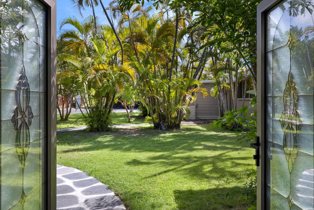 Home in Kailua · ★5.0 · 5 bedrooms · 6 beds · 3 private baths - Photo 4