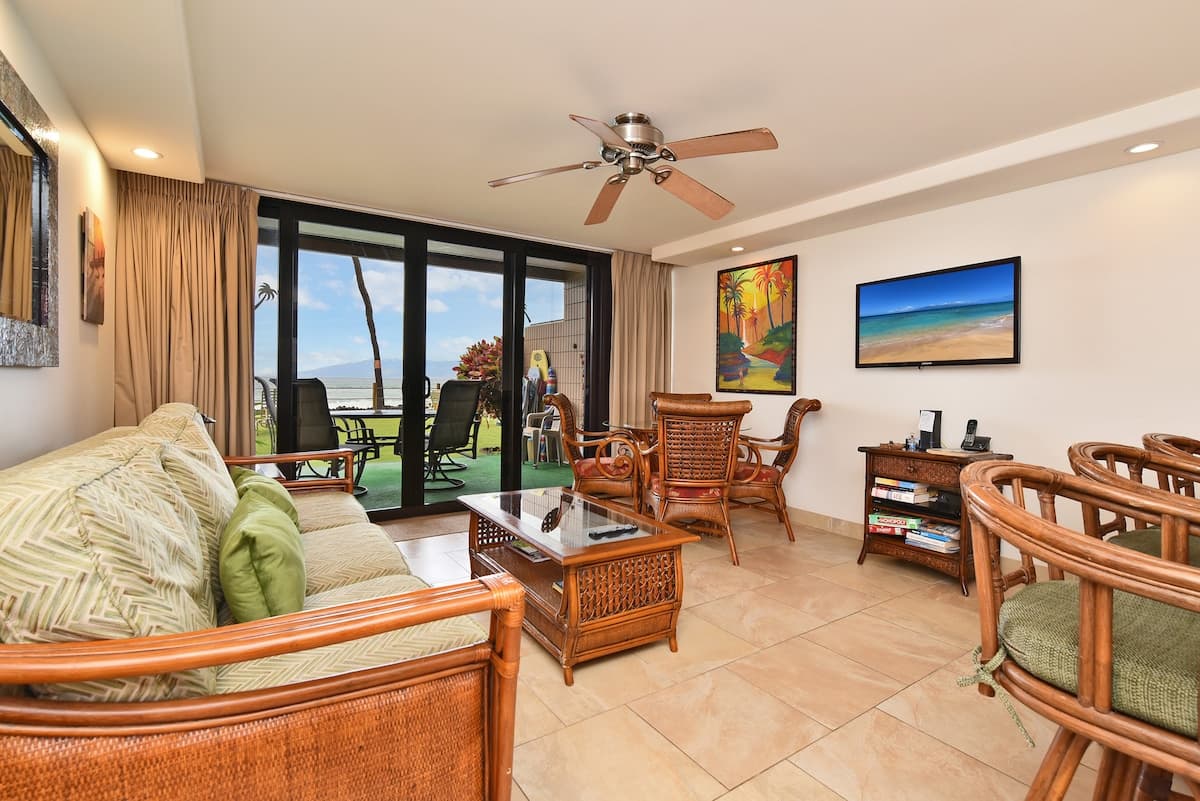 Condo in Lahaina · ★4.81 · 1 bedroom · 1 bed · 1 bath - Photo 2