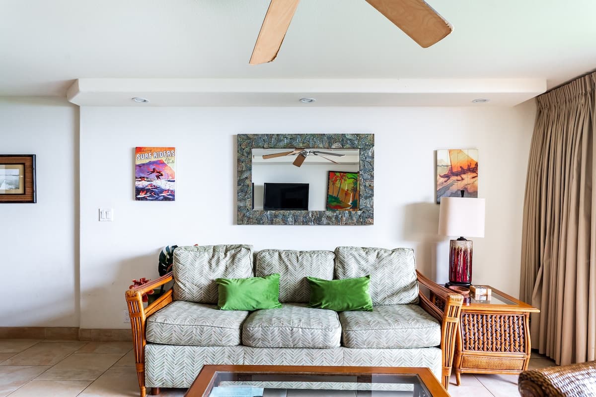 Condo in Lahaina · ★4.81 · 1 bedroom · 1 bed · 1 bath - Photo 4