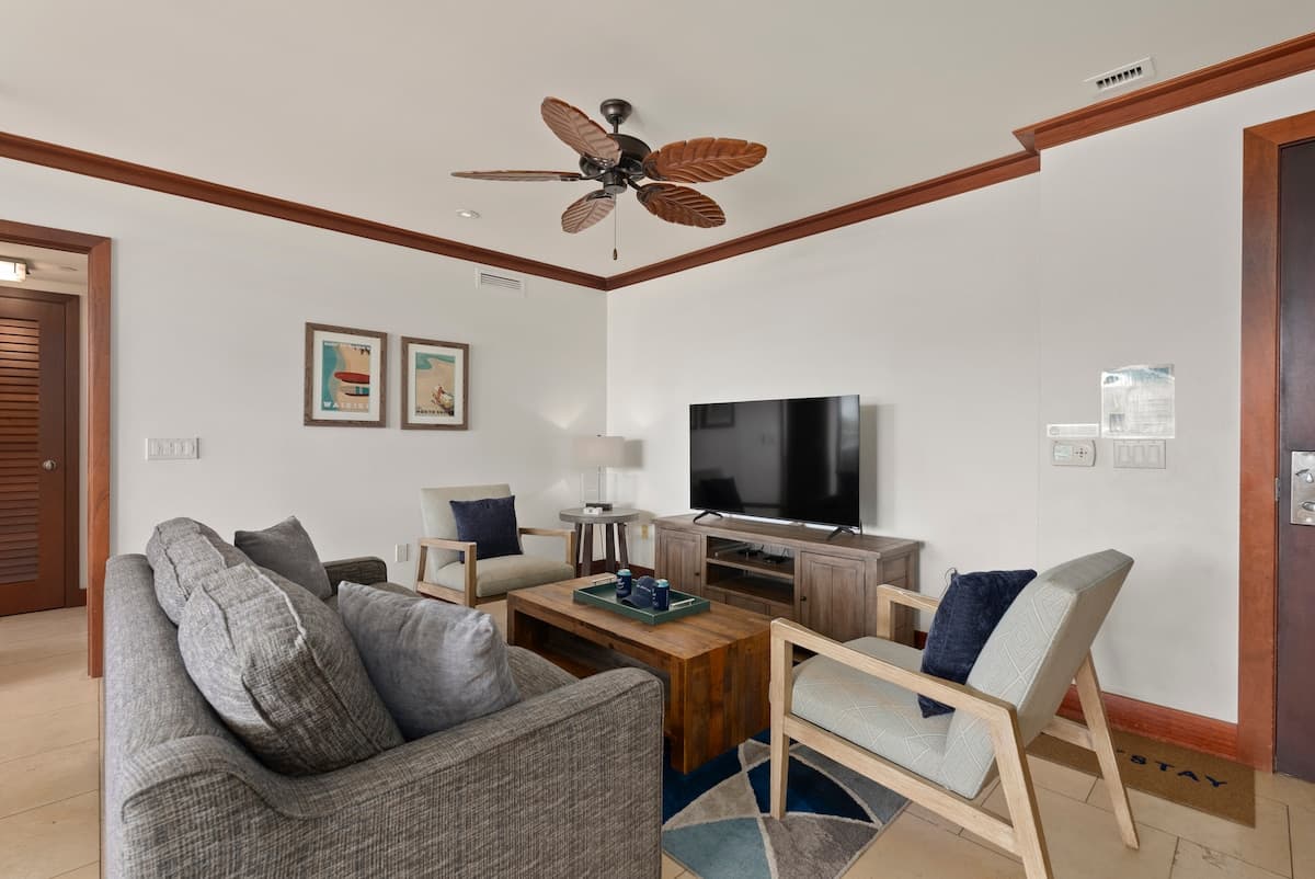 Condo in Kapolei · ★5.0 · 2 bedrooms · 4 beds · 2 private baths - Photo 4