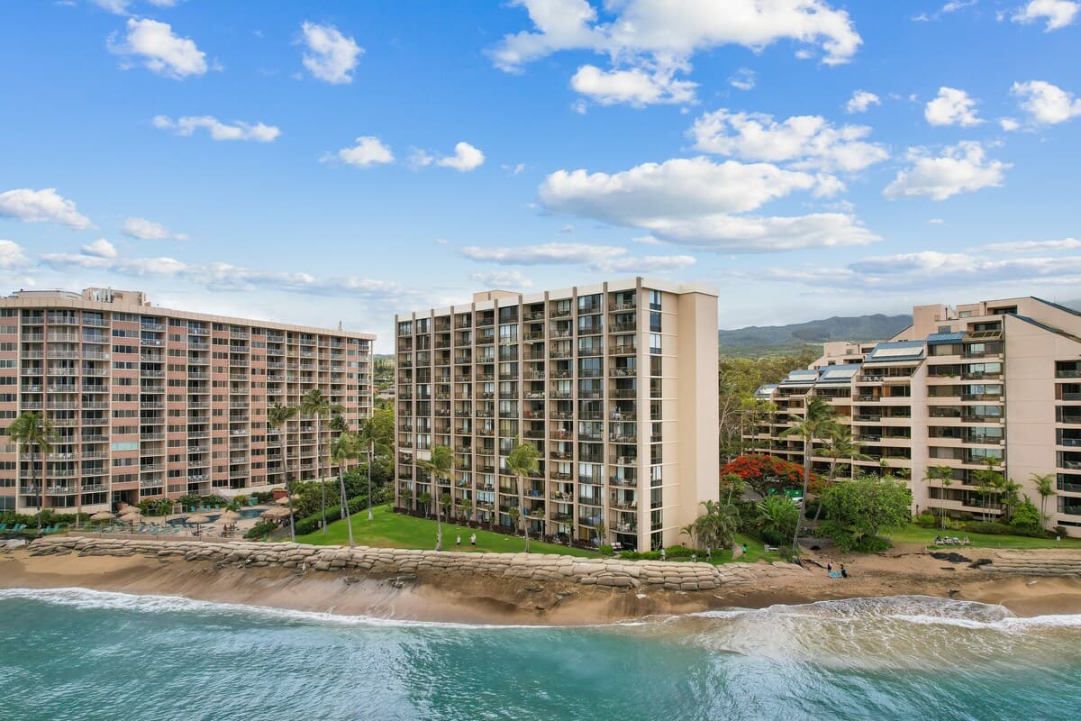 Condo in Lahaina · ★5.0 · 1 bedroom · 3 beds · 1 private bath - Photo 5
