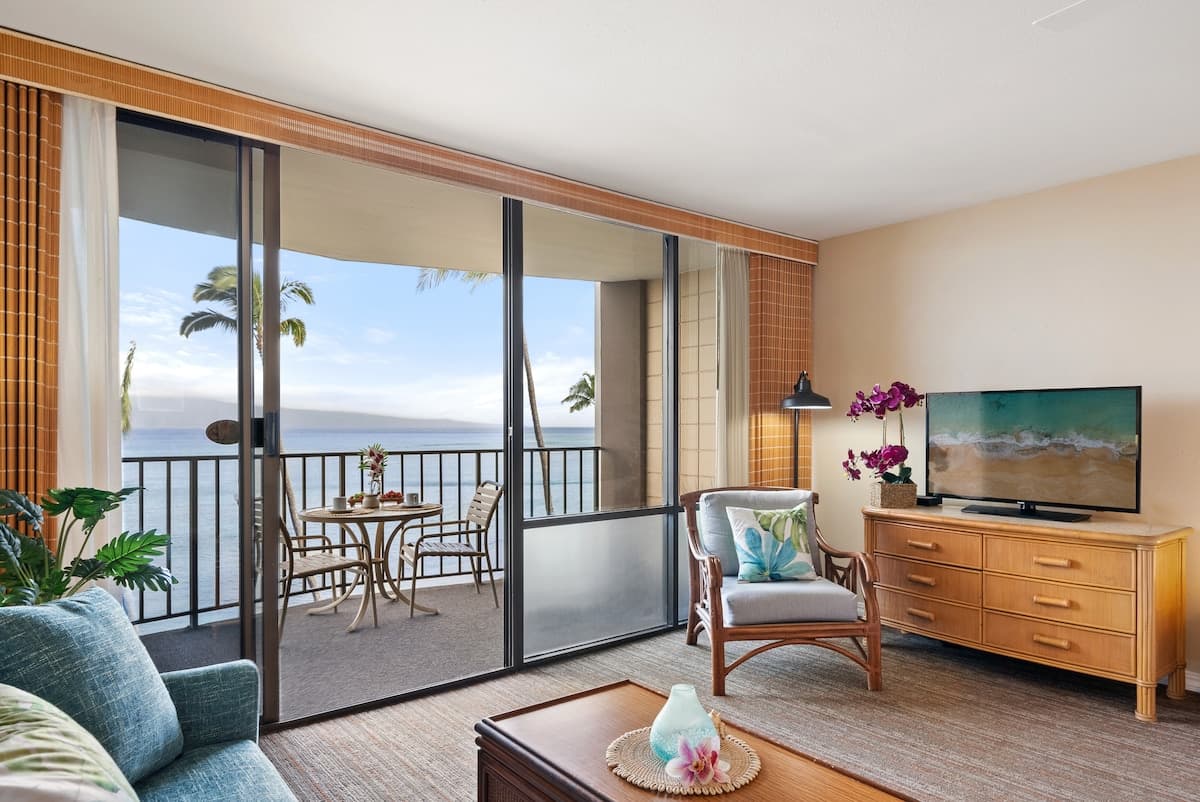 Condo in Lahaina · ★5.0 · 1 bedroom · 3 beds · 1 private bath - Photo 2