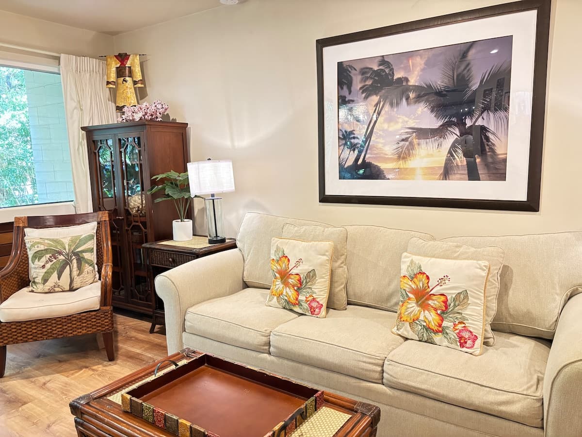 Condo in Wailuku · ★5.0 · 1 bedroom · 2 beds · 1 private bath - Photo 1