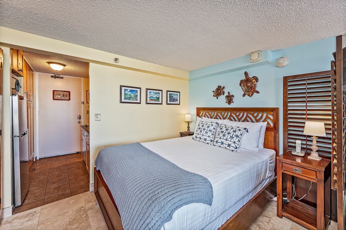 Island Colony City-Mountains View Condo Near Beach - Photo 4