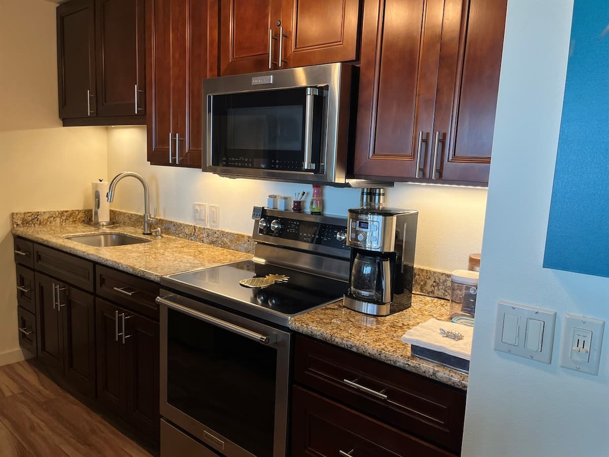 Oceanview Penthouse: Peaceful Upscale Escape, View - Photo 5
