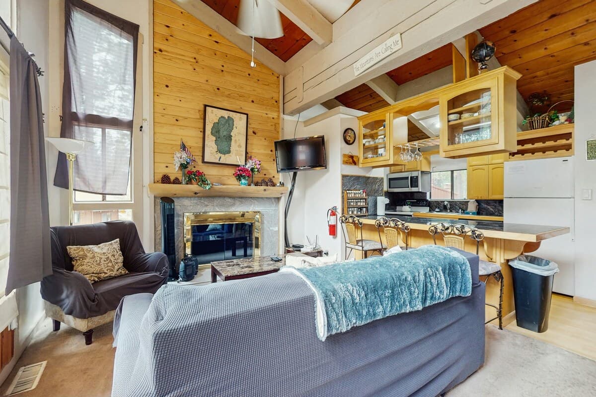 Walk-to-Heavenly Condo with Hot Tub - Photo 3