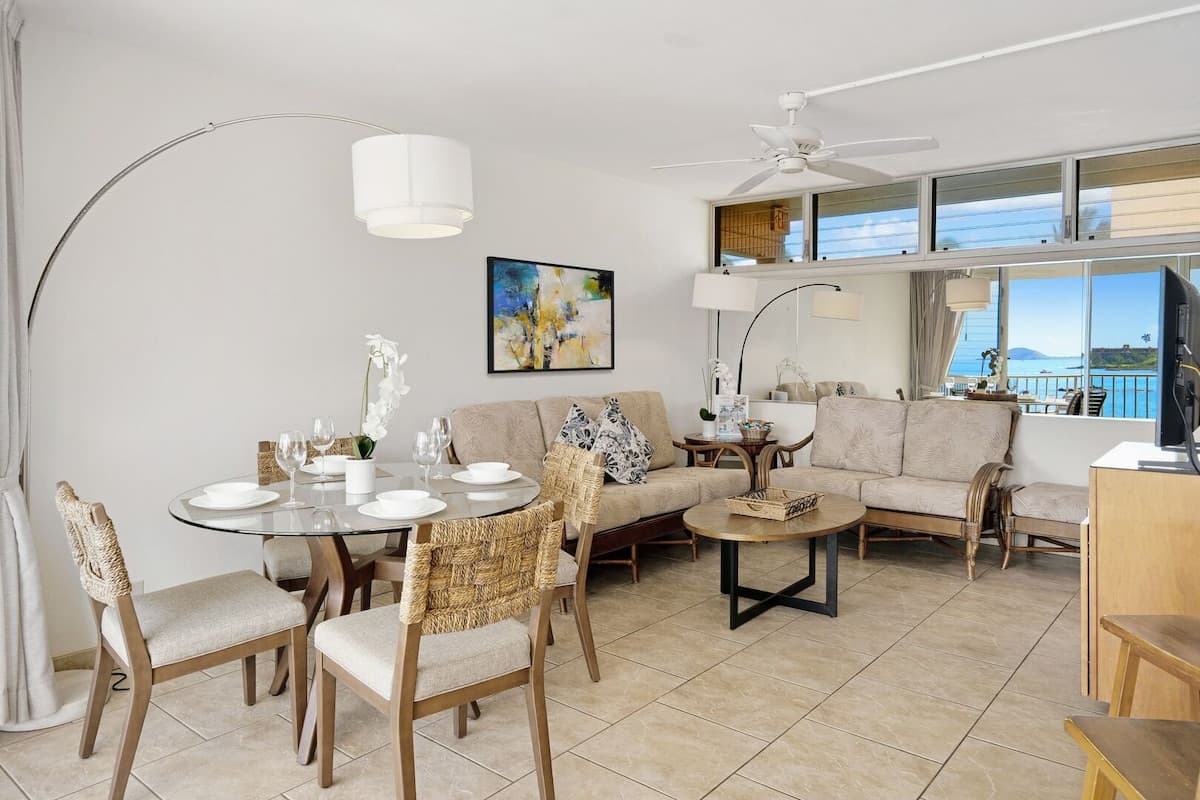 Condo in Kihei · ★4.87 · 2 bedrooms · 4 beds · 2 baths - Photo 2