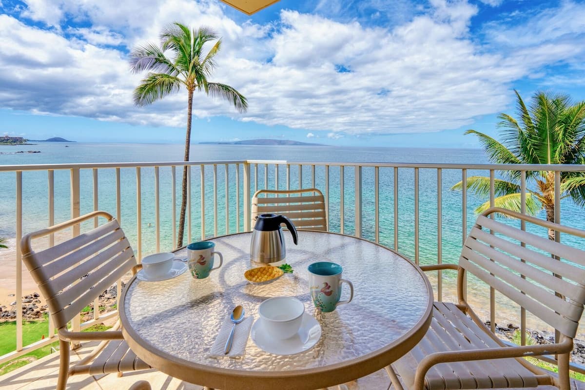 Condo in Kihei · ★4.87 · 2 bedrooms · 4 beds · 2 baths - Photo 1