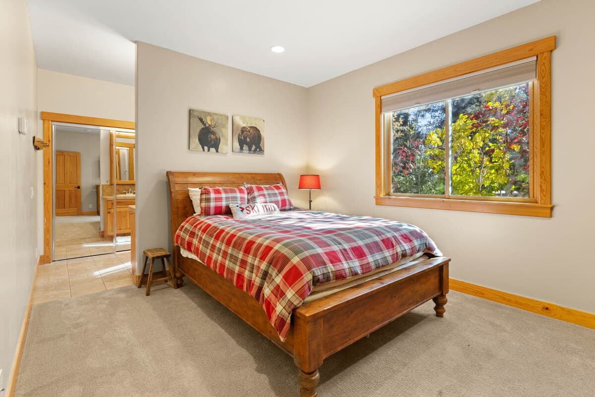 Pet-Friendly Mountain Home with Hot Tub - Photo 3