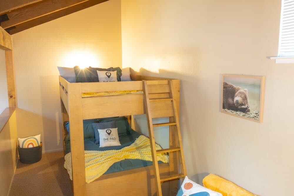 Private Beach Townhome w/ Lake Access & Pool - Photo 3