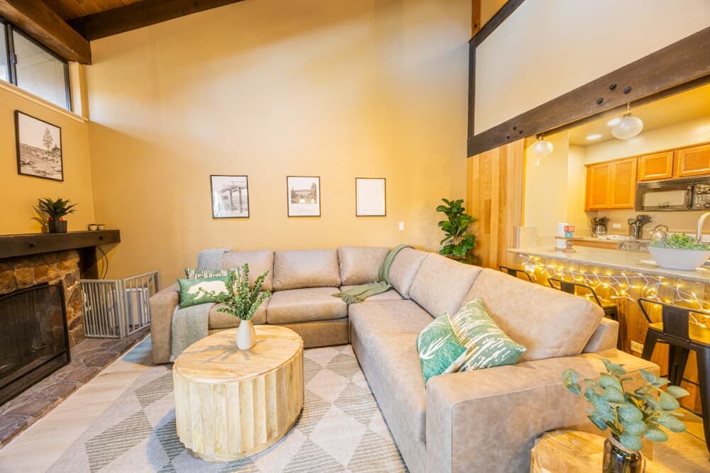 Private Beach Townhome w/ Lake Access & Pool - Photo 4