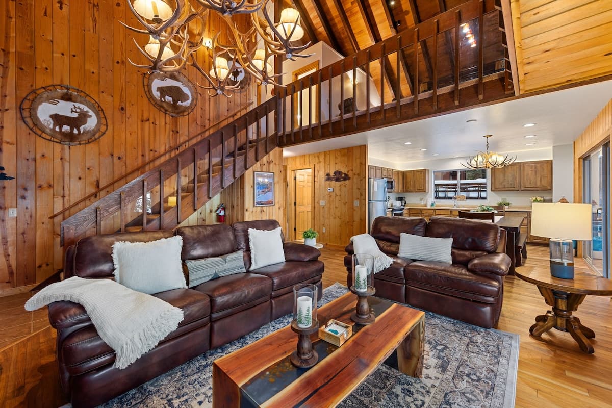 Lakeview 6BR Home with Private Beach Access - Photo 4