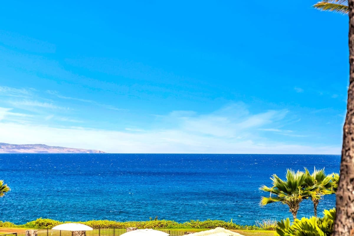 Condo in Lahaina · ★5.0 · 1 bedroom · 2 beds · 2 baths - Photo 1