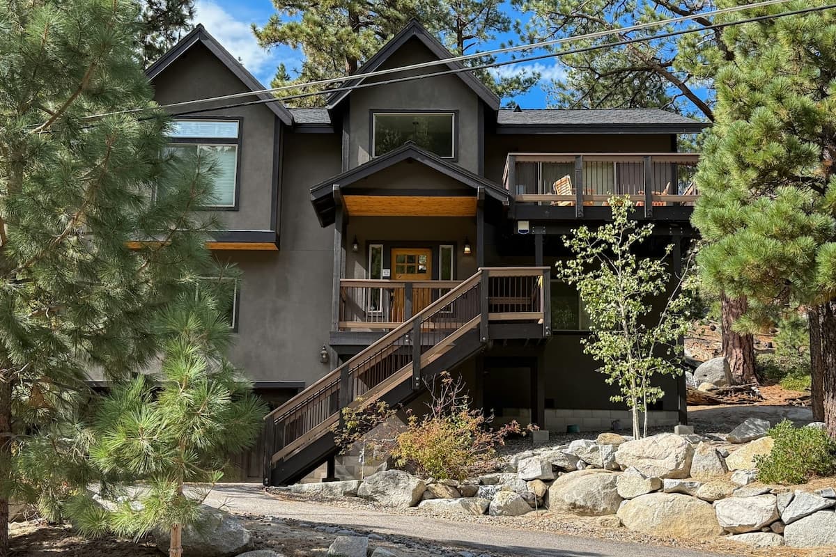 Tahoe Boulders Walk to Heavenly, Hot Tub, Garage - Photo 1