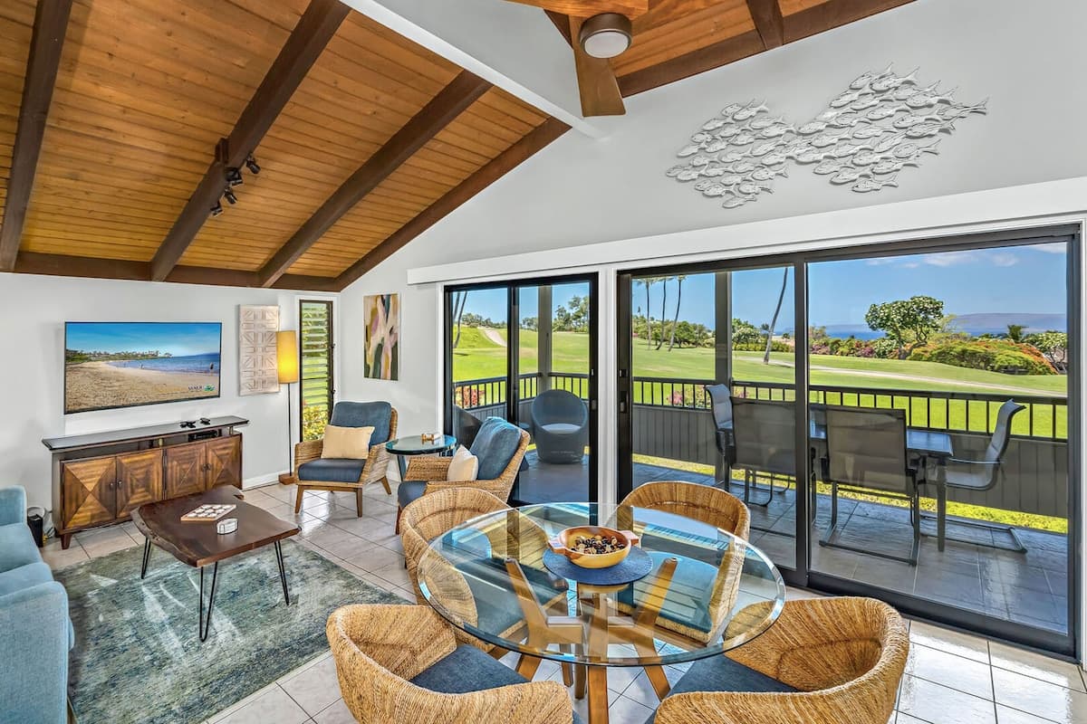 Condo in Kihei · ★5.0 · 1 bedroom · 2 beds · 2 baths - Photo 2