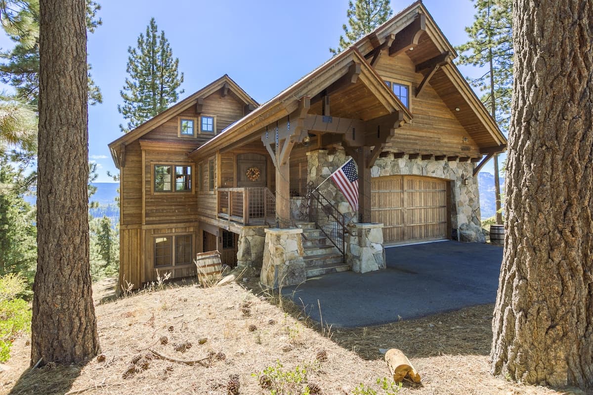 Luxury Lodge with Donner Lake Views & Hot Tub - Photo 3